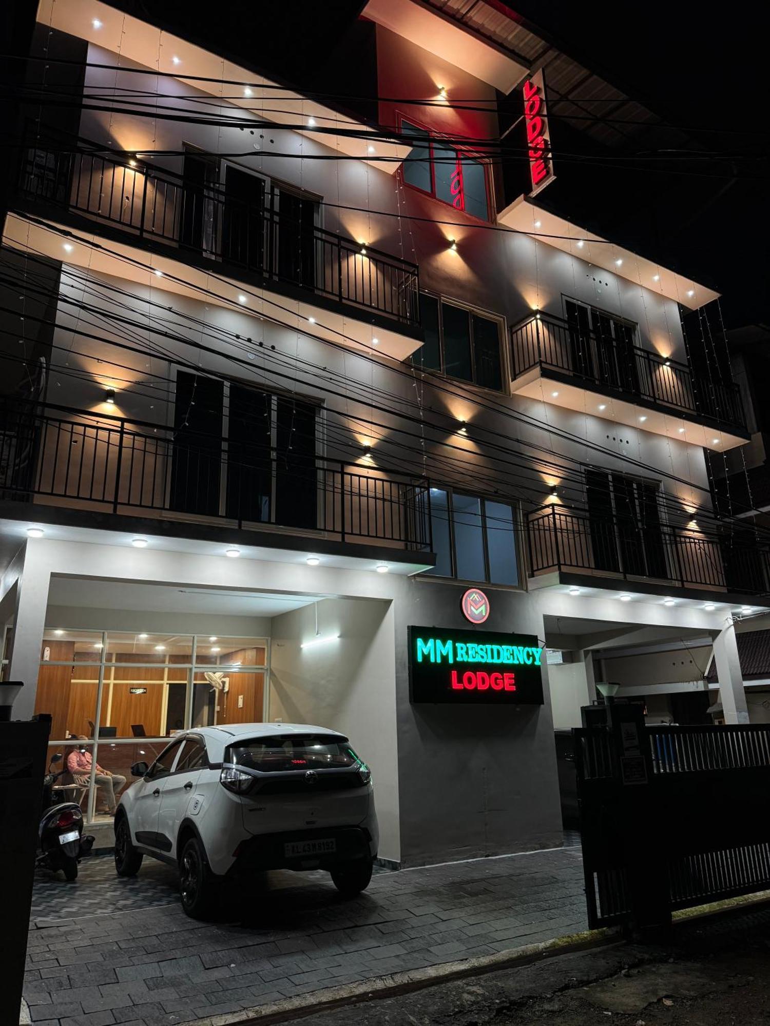 Отель M M Residency Коччи Экстерьер фото